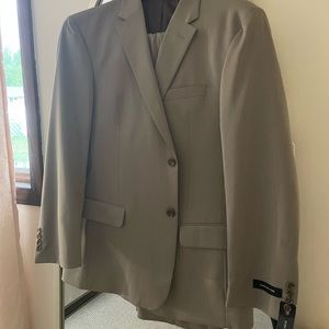 Jones New York Men’s Tan Suit